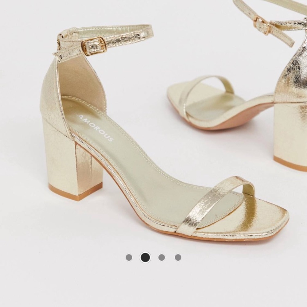 Glamorous gold block heel sandals • US size 6
